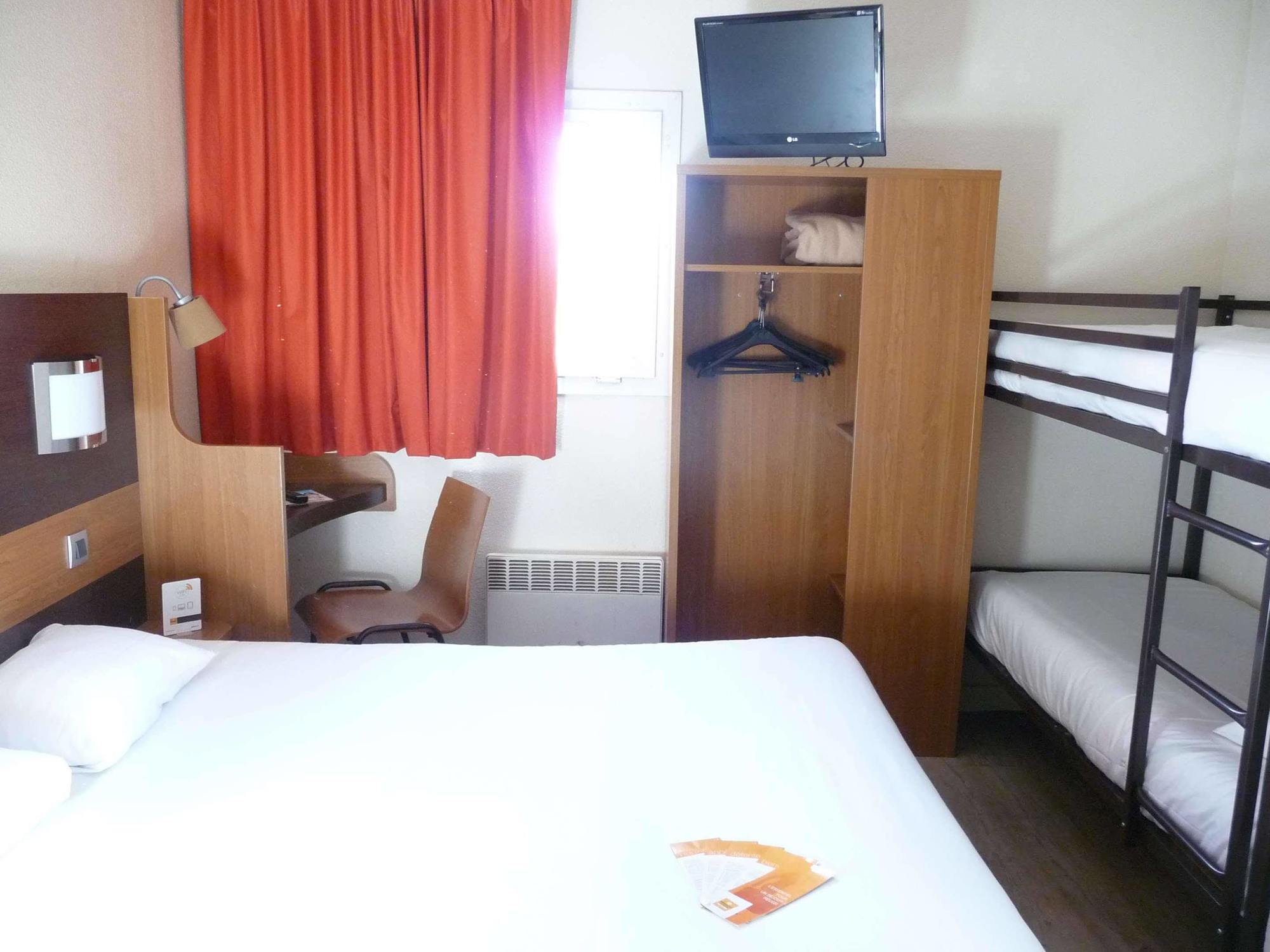 Hotel F1 Maurepas Maurepas  Eksteriør billede