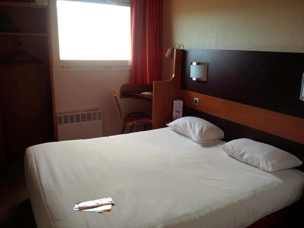 Hotel F1 Maurepas Maurepas  Eksteriør billede